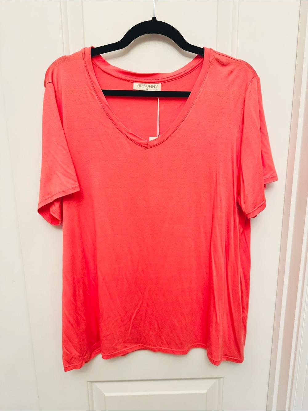 NWT 78&Sunny (SEAS) Everyday V-neck Tee 1X Coral